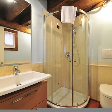 Appartement Castello Di Godego Sleeps 6 Wifi T248513 *